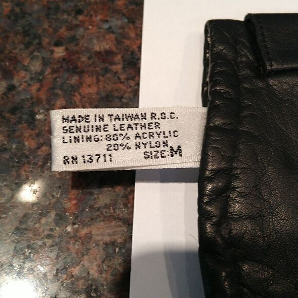 Joan Harper Vegan Leather Gloves. - Picture 3 of 4